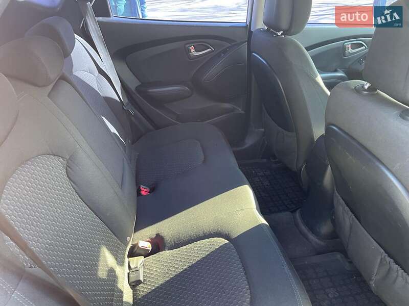 Позашляховик / Кросовер Hyundai ix35 2010 в Полтаві
