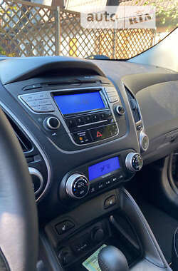Внедорожник / Кроссовер Hyundai ix35 2011 в 
