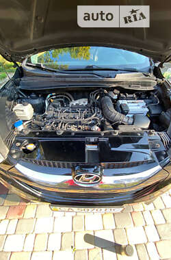Внедорожник / Кроссовер Hyundai ix35 2011 в 