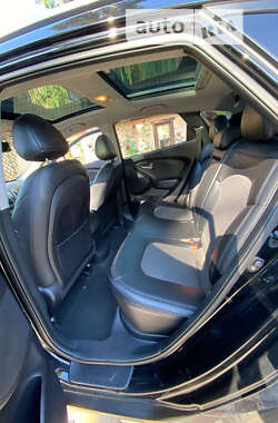 Внедорожник / Кроссовер Hyundai ix35 2011 в 