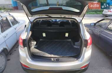 Позашляховик / Кросовер Hyundai ix35 2011 в 