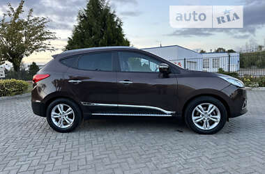 Внедорожник / Кроссовер Hyundai ix35 2011 в 