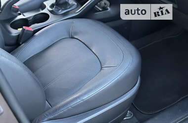 Внедорожник / Кроссовер Hyundai ix35 2011 в 
