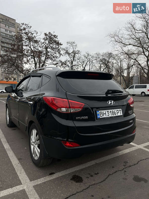 Позашляховик / Кросовер Hyundai ix35 2010 в Одесі