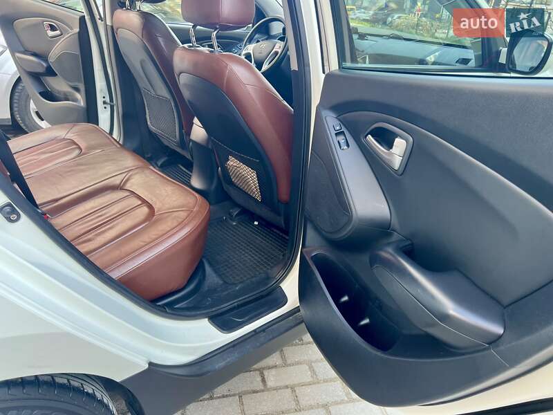 Позашляховик / Кросовер Hyundai ix35 2010 в Львові