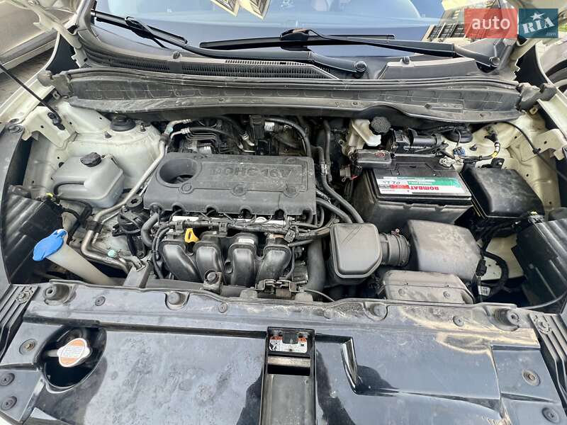Позашляховик / Кросовер Hyundai ix35 2010 в Львові