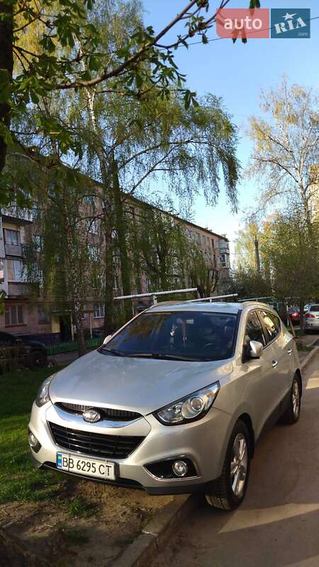 Внедорожник / Кроссовер Hyundai ix35 2010 в Черкассах