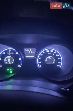 Внедорожник / Кроссовер Hyundai ix35 2010 в Ровно