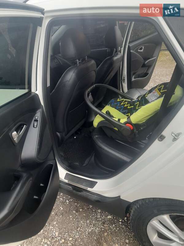 Внедорожник / Кроссовер Hyundai ix35 2011 в Тернополе