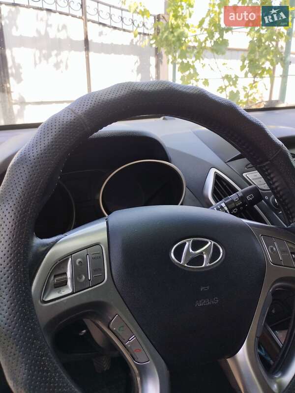 Внедорожник / Кроссовер Hyundai ix35 2011 в Кривом Роге