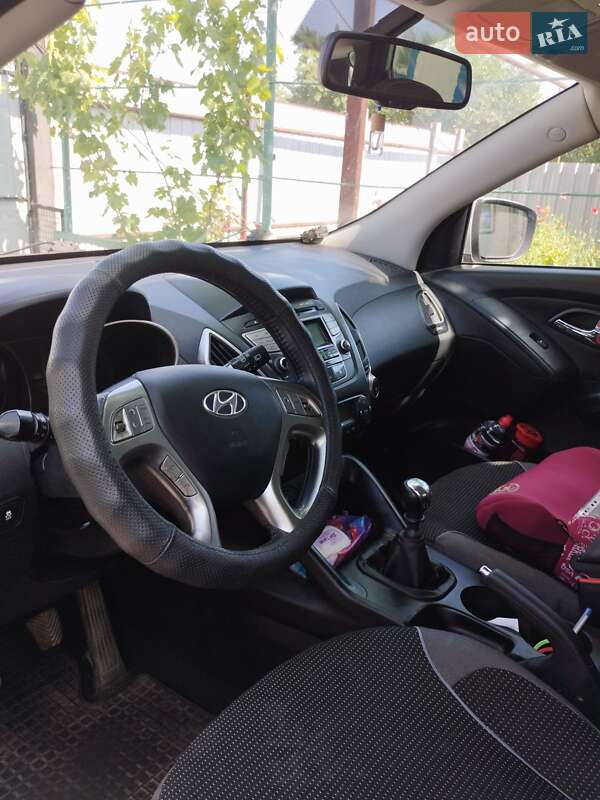 Внедорожник / Кроссовер Hyundai ix35 2011 в Кривом Роге