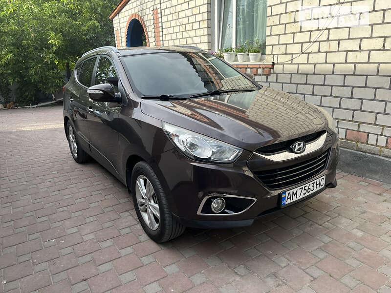 Внедорожник / Кроссовер Hyundai ix35 2010 в Звягеле