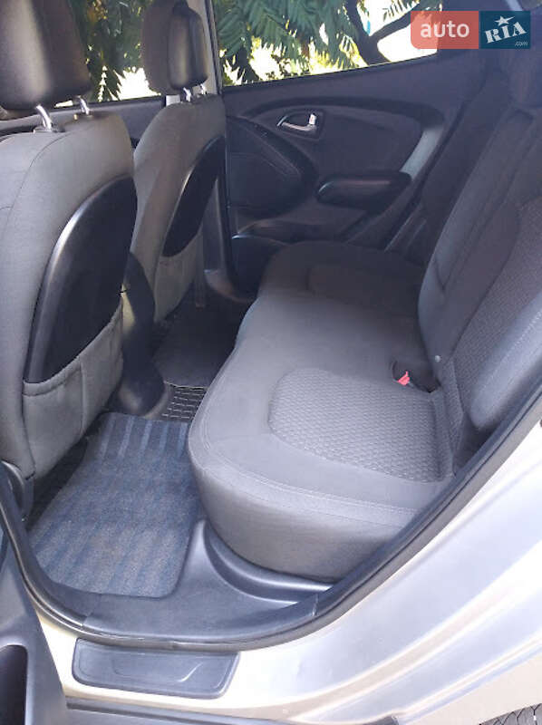 Внедорожник / Кроссовер Hyundai ix35 2010 в Александровке (Краматорского района)