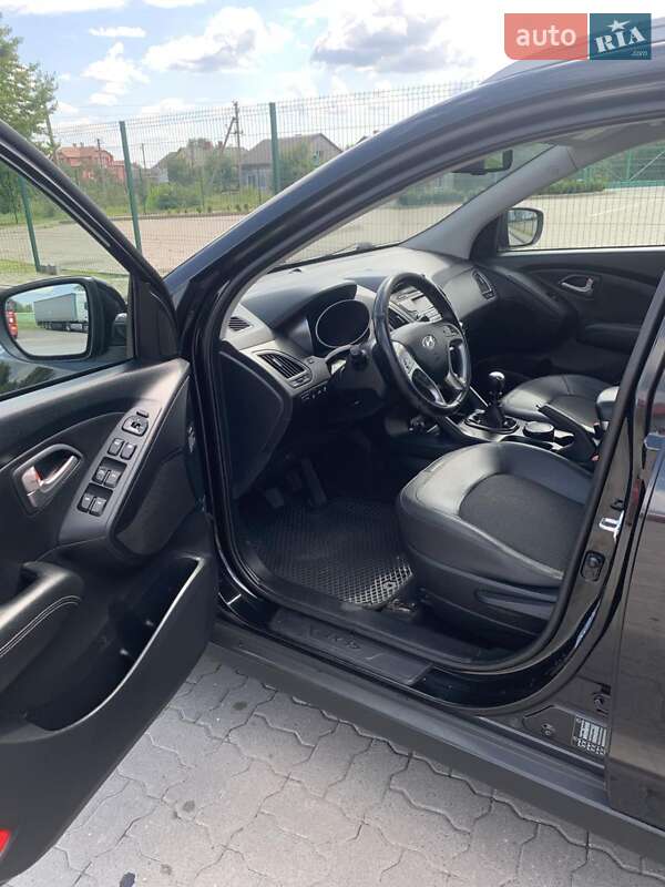 Позашляховик / Кросовер Hyundai ix35 2011 в Новояворівську
