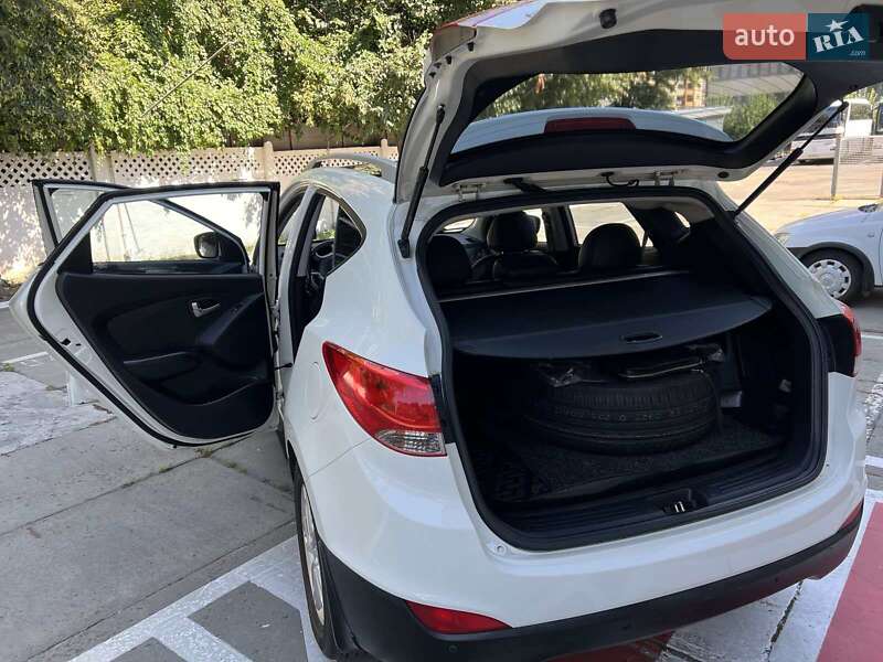 Позашляховик / Кросовер Hyundai ix35 2010 в Києві