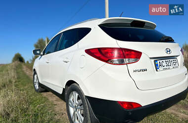 Внедорожник / Кроссовер Hyundai ix35 2012 в 