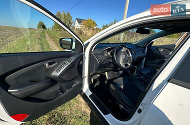 Внедорожник / Кроссовер Hyundai ix35 2012 в 