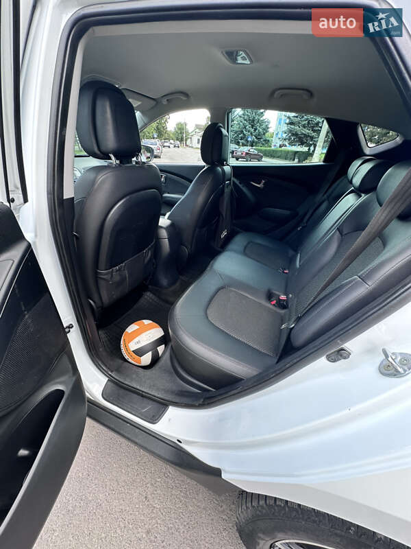 Позашляховик / Кросовер Hyundai ix35 2010 в Рокитному