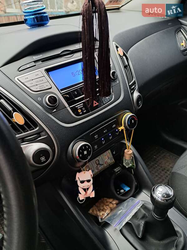 Позашляховик / Кросовер Hyundai ix35 2010 в Дніпрі