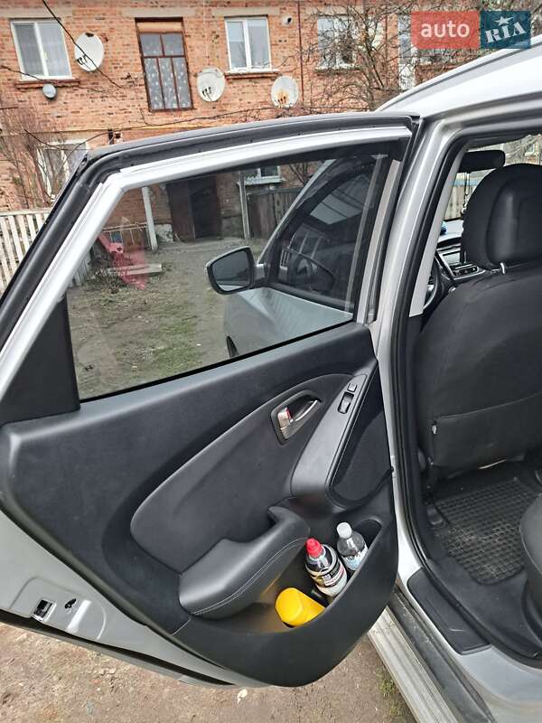 Позашляховик / Кросовер Hyundai ix35 2010 в Дніпрі