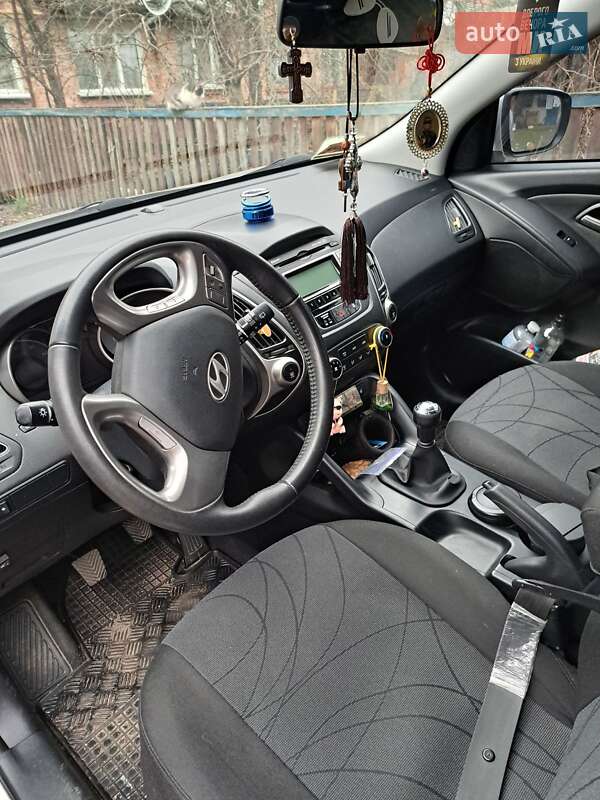 Позашляховик / Кросовер Hyundai ix35 2010 в Дніпрі