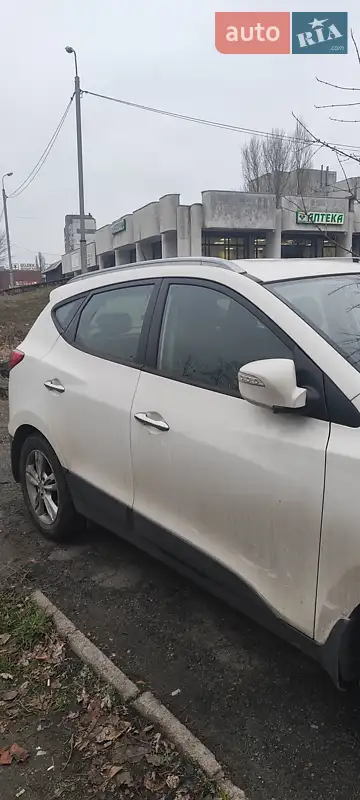 Позашляховик / Кросовер Hyundai ix35 2013 в 