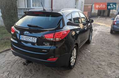 Позашляховик / Кросовер Hyundai ix35 2010 в 