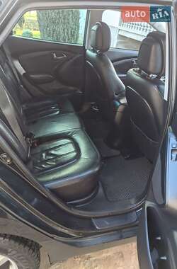 Позашляховик / Кросовер Hyundai ix35 2010 в 