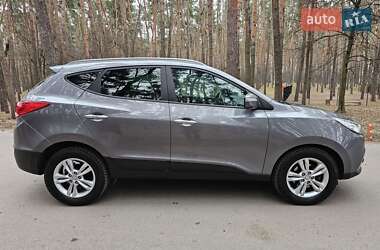 Позашляховик / Кросовер Hyundai ix35 2011 в 