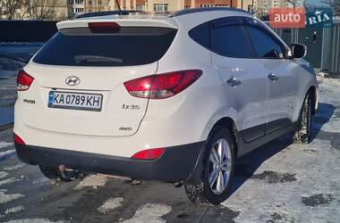 Внедорожник / Кроссовер Hyundai ix35 2011 в 