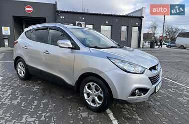 Внедорожник / Кроссовер Hyundai ix35 2010 в Черновцах