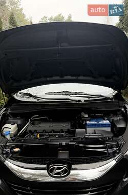 Внедорожник / Кроссовер Hyundai ix35 2011 в 