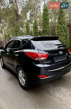 Внедорожник / Кроссовер Hyundai ix35 2011 в 