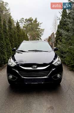 Внедорожник / Кроссовер Hyundai ix35 2011 в 
