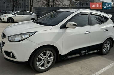 Позашляховик / Кросовер Hyundai ix35 2013 в 