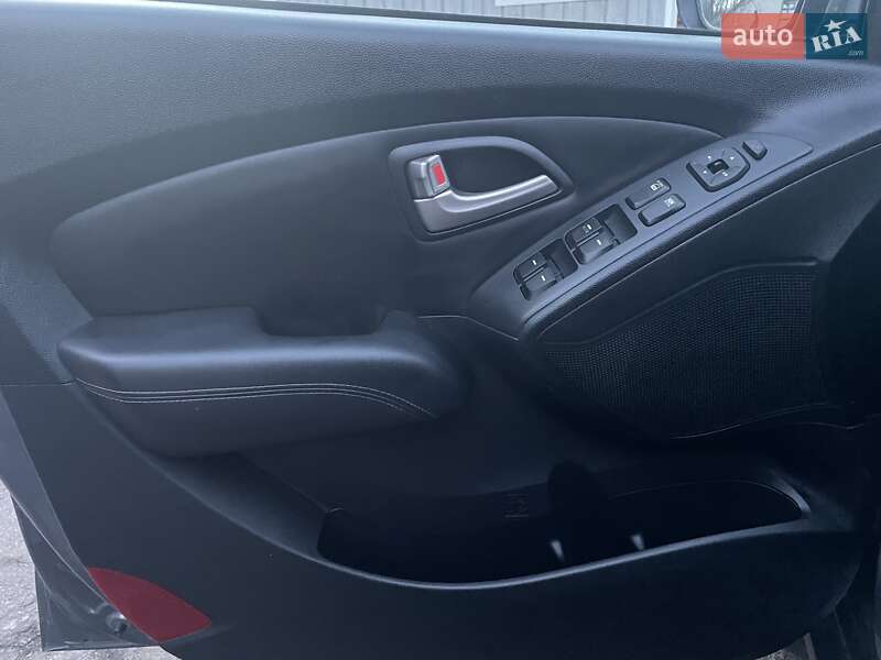 Позашляховик / Кросовер Hyundai ix35 2012 в Тернополі