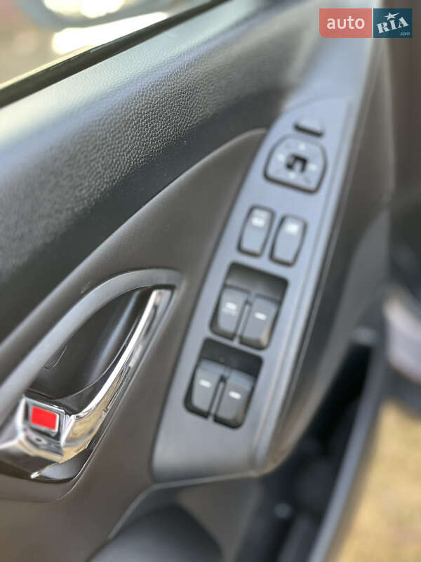 Внедорожник / Кроссовер Hyundai ix35 2011 в Бердичеве фото 10 Внедорожник / Кроссовер Hyundai ix35 2011 в Бердичеве