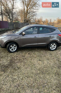Внедорожник / Кроссовер Hyundai ix35 2011 в 