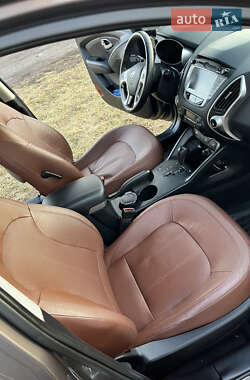 Внедорожник / Кроссовер Hyundai ix35 2011 в 