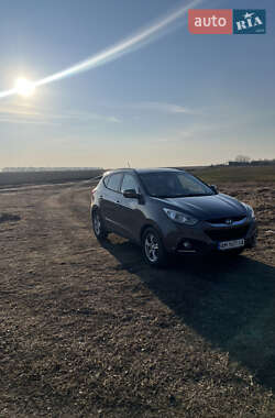 Внедорожник / Кроссовер Hyundai ix35 2011 в 