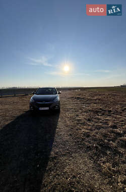 Внедорожник / Кроссовер Hyundai ix35 2011 в 