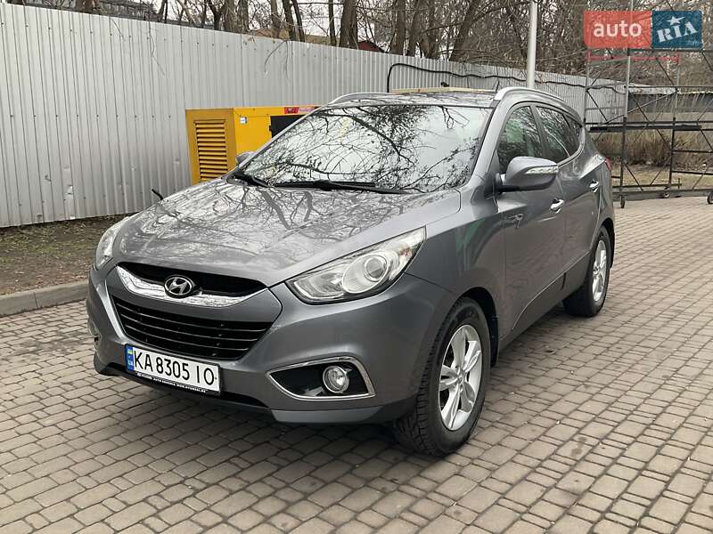 Внедорожник / Кроссовер Hyundai ix35 2011 в 