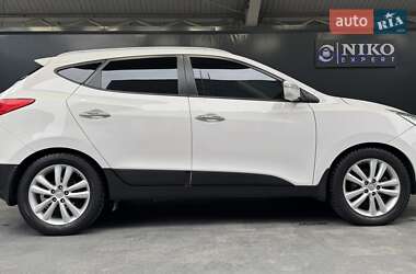 Внедорожник / Кроссовер Hyundai ix35 2012 в 