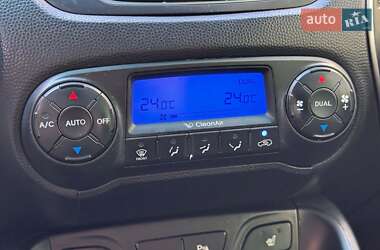 Позашляховик / Кросовер Hyundai ix35 2010 в 
