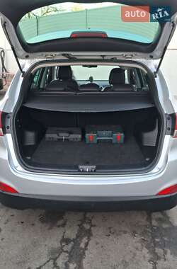 Позашляховик / Кросовер Hyundai ix35 2012 в 