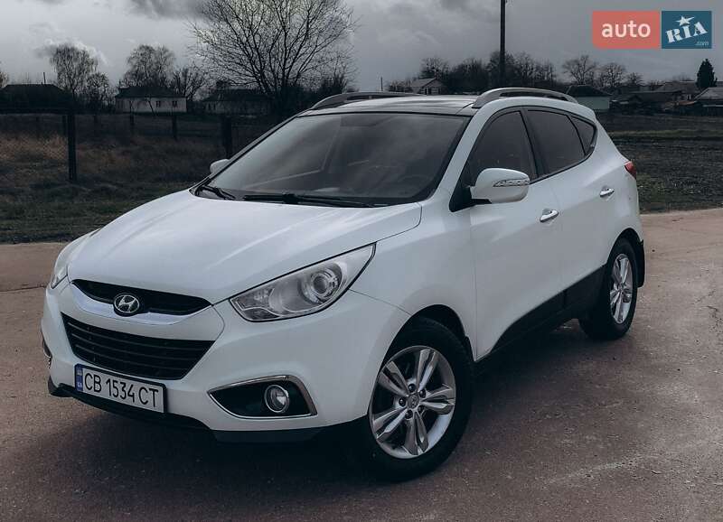 Позашляховик / Кросовер Hyundai ix35 2010 в 