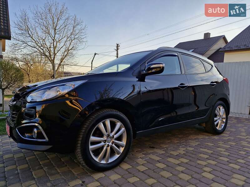 Внедорожник / Кроссовер Hyundai ix35 2012 в 