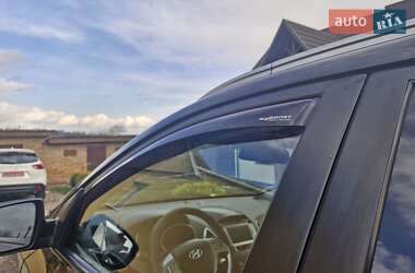 Внедорожник / Кроссовер Hyundai ix35 2012 в 