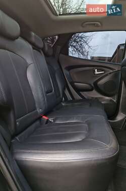 Внедорожник / Кроссовер Hyundai ix35 2012 в 