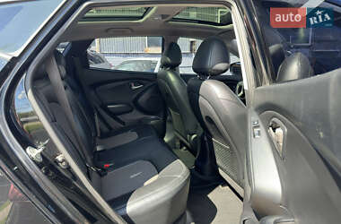 Внедорожник / Кроссовер Hyundai ix35 2010 в 